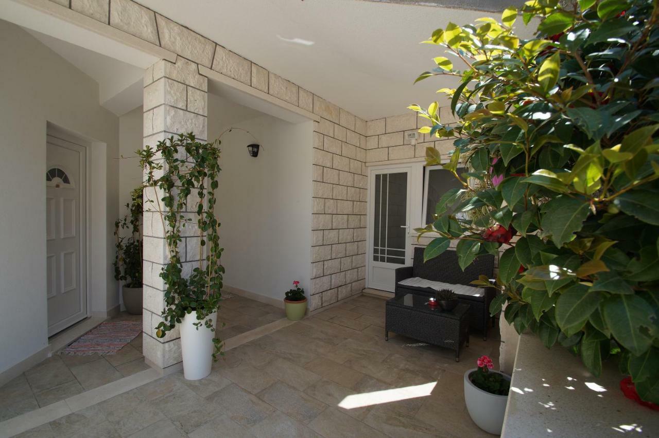 Apartments Mirna Korčula Eksteriør bilde