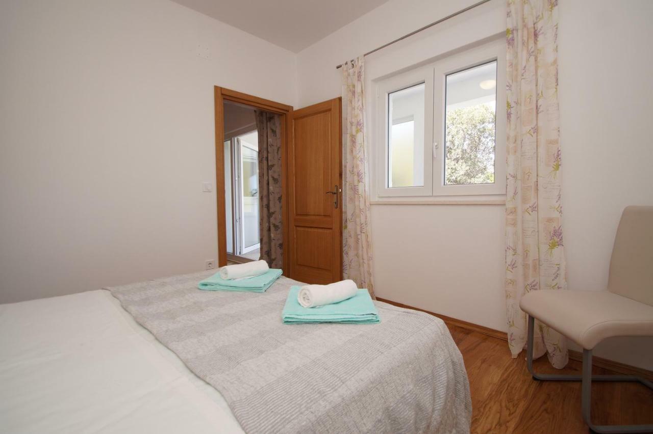 Apartments Mirna Korčula Eksteriør bilde