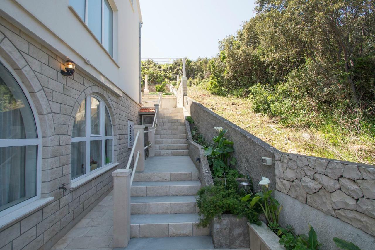 Apartments Mirna Korčula Eksteriør bilde