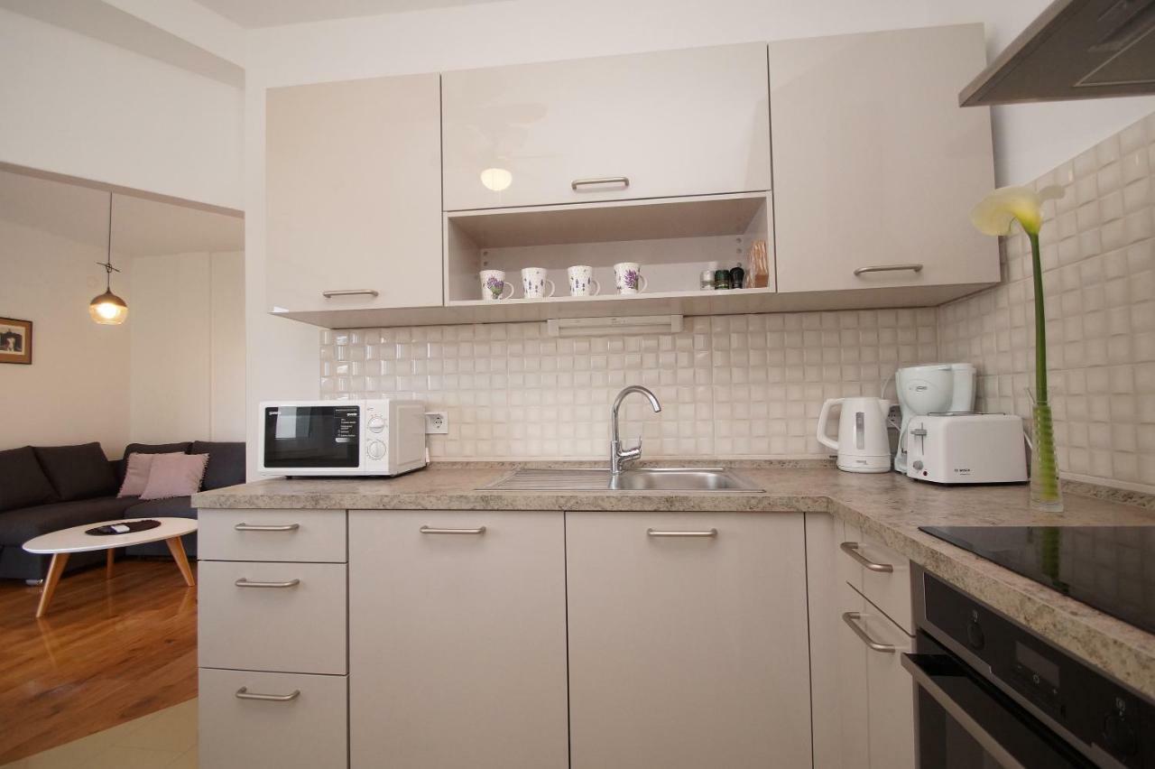 Apartments Mirna Korčula Eksteriør bilde