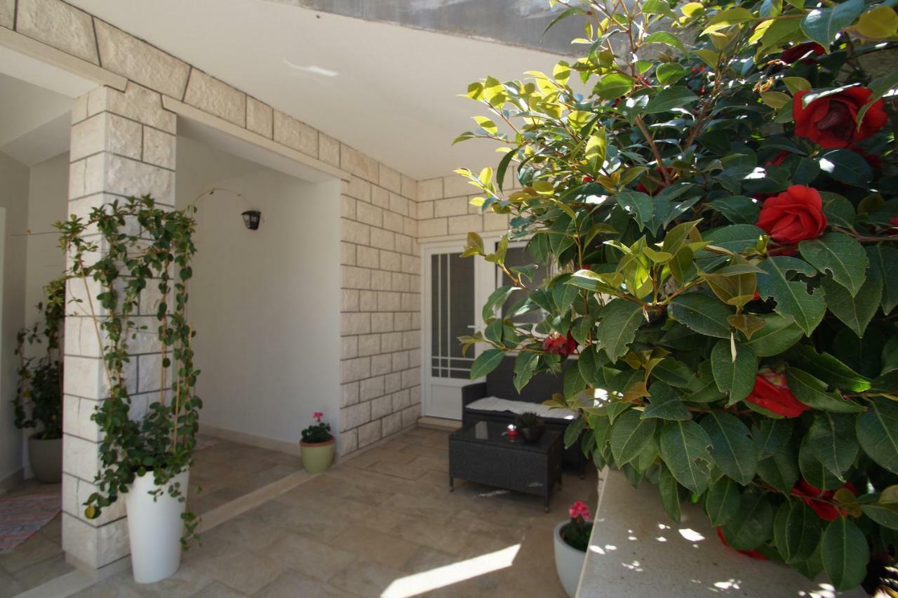 Apartments Mirna Korčula Eksteriør bilde