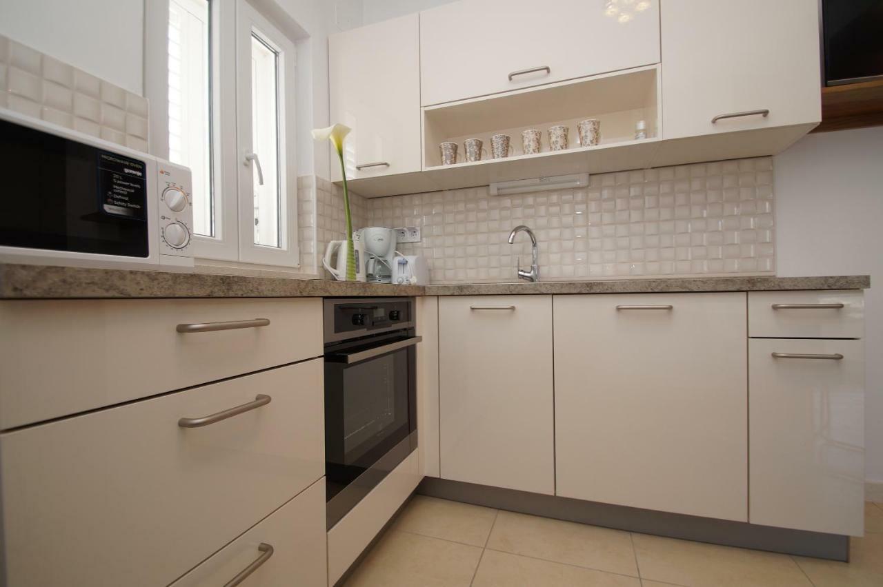 Apartments Mirna Korčula Eksteriør bilde